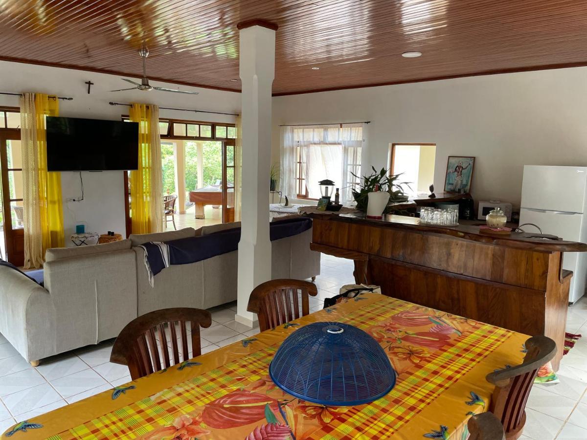 Villa Ura อุตูโรอา ภายนอก รูปภาพ